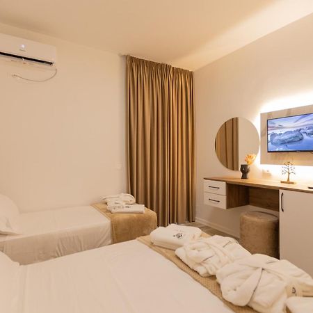 Zani'S Villa Vlorë Esterno foto