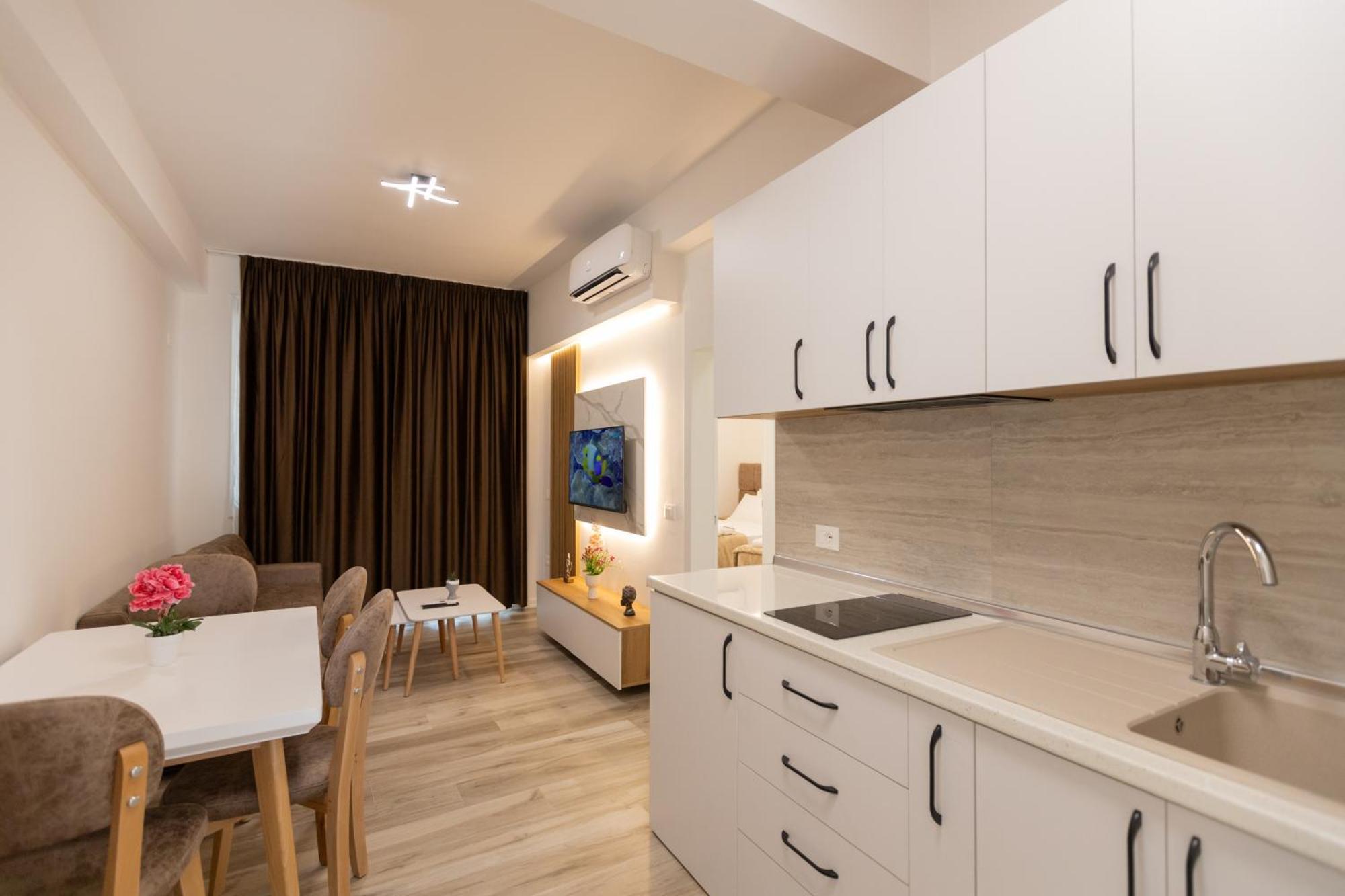 Zani'S Villa Vlorë Esterno foto