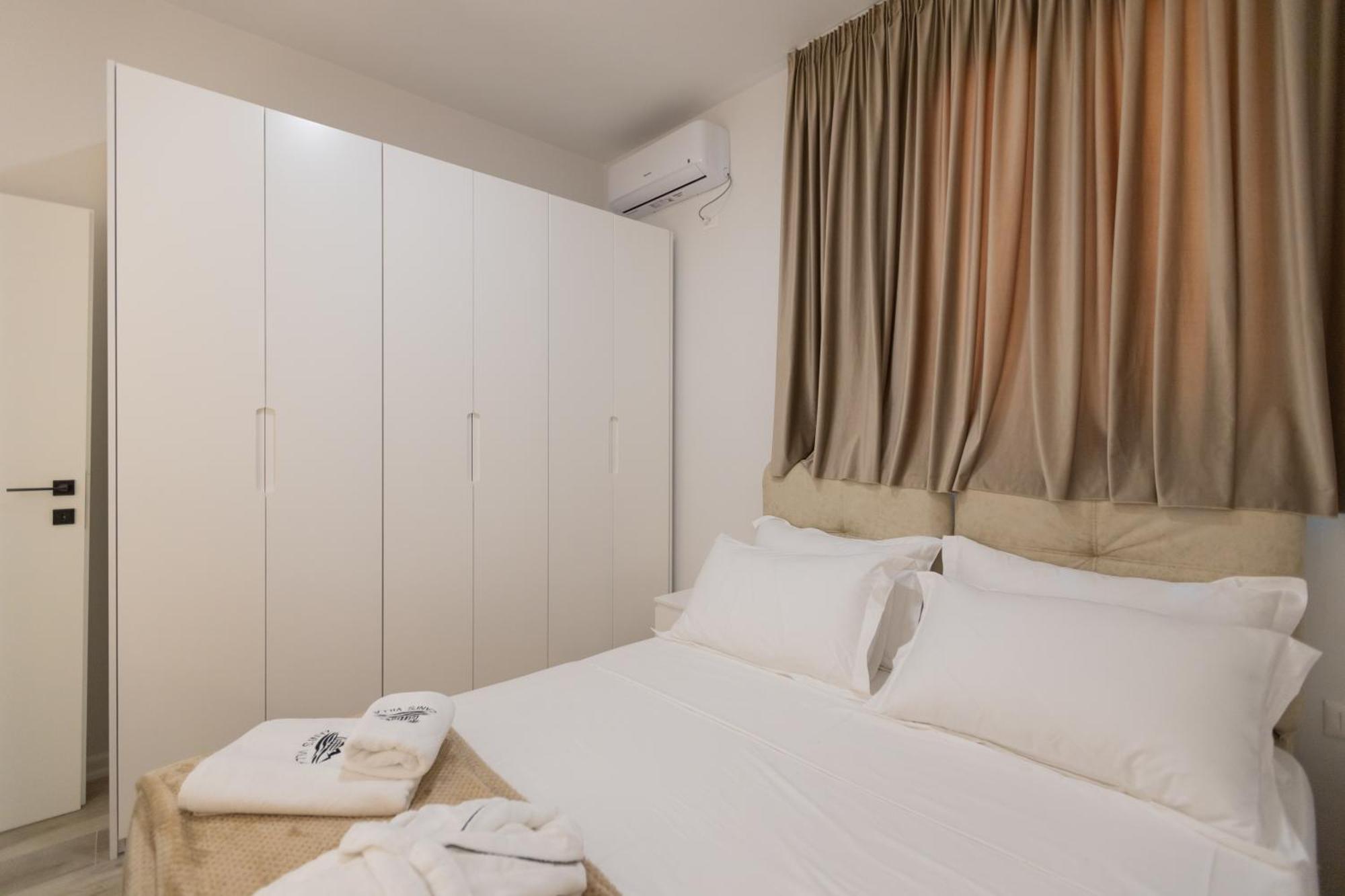 Zani'S Villa Vlorë Esterno foto