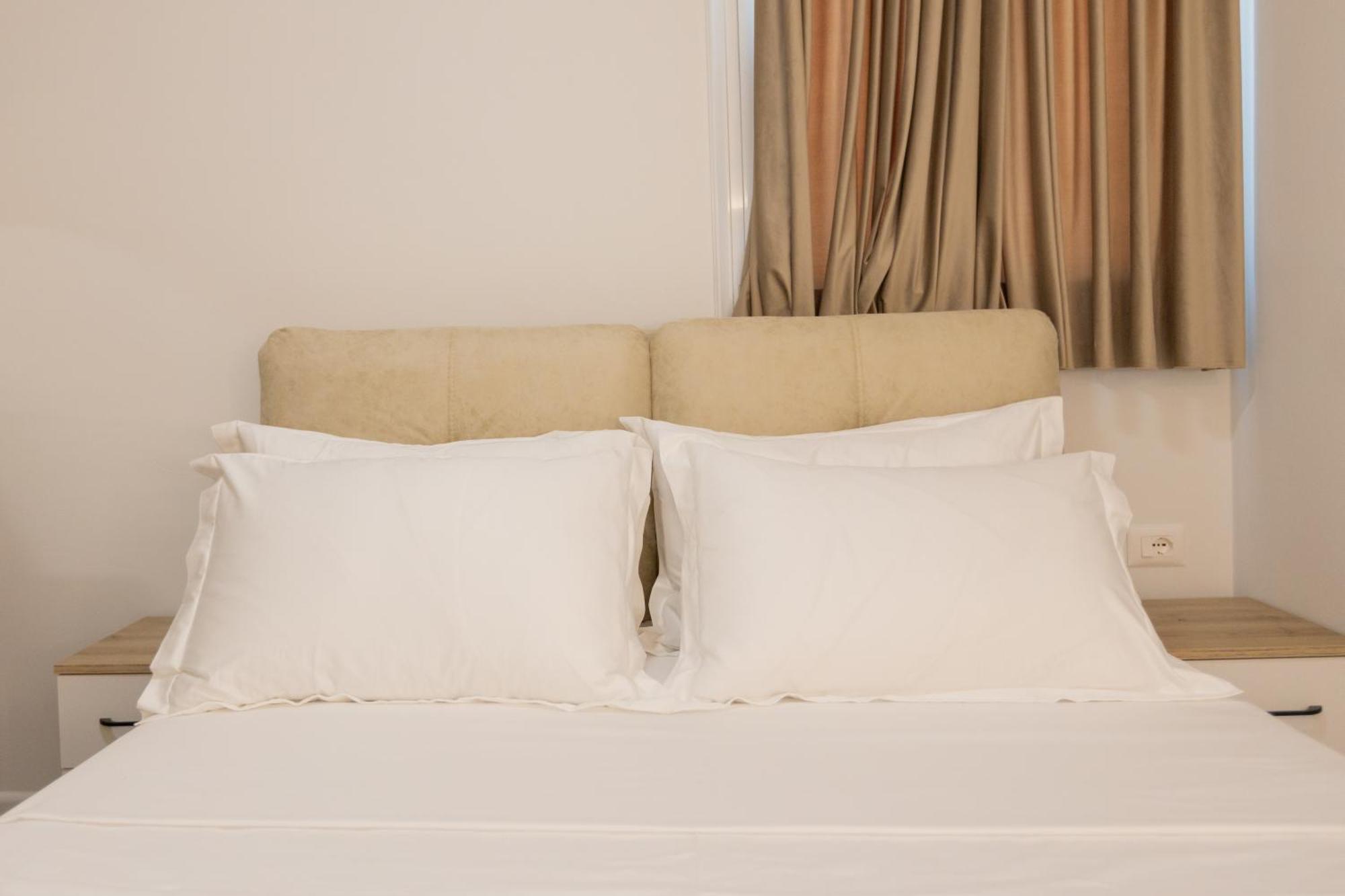 Zani'S Villa Vlorë Esterno foto