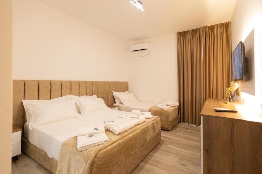 Zani'S Villa Vlorë Esterno foto