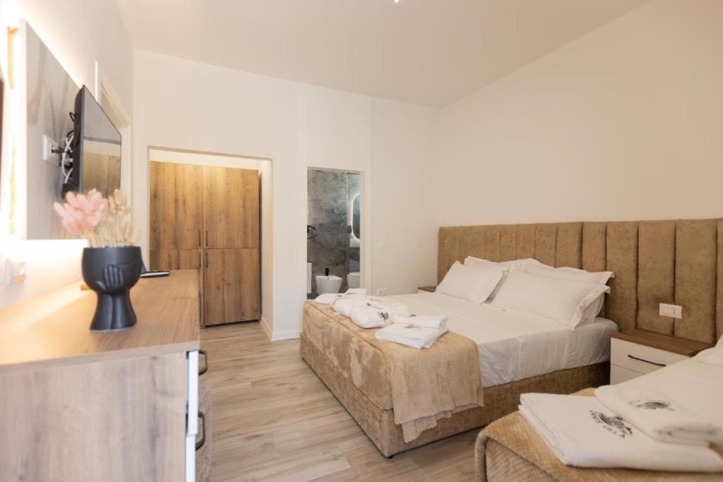 Zani'S Villa Vlorë Esterno foto